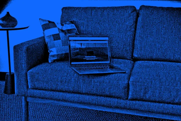 When the First Chatbot Met Its Modern Descendant: A Therapy Session Between Eliza and Claude
